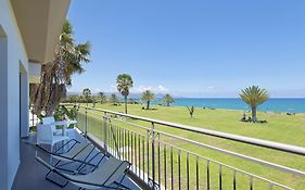 Natura Beach Hotel And Villas